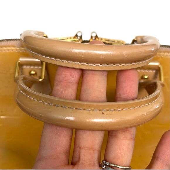 Louis Vuitton Yellow Vernis Alma Women’s Handbag - Picture 3 of 11